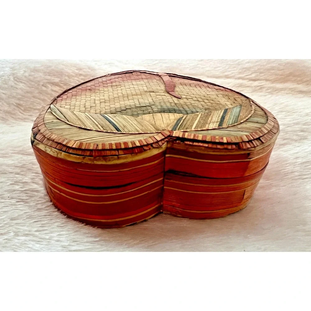 Heart Trinket Box Snake Tail Vintage Woven Straw‎ Folk Art Jewelry Box Mexico